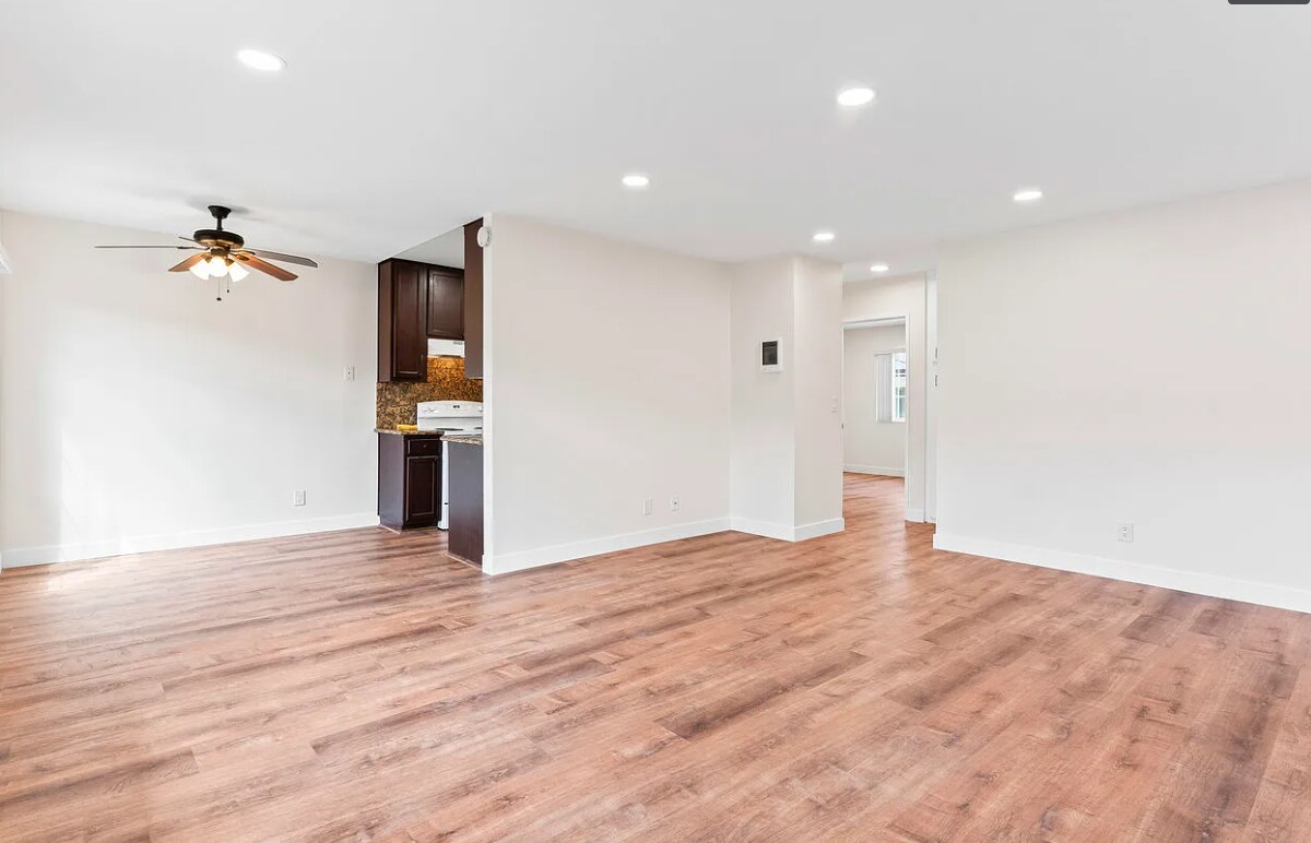 Building Photo - 4572 Nebo Dr