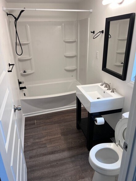 Building Photo - 4305 10th Ave