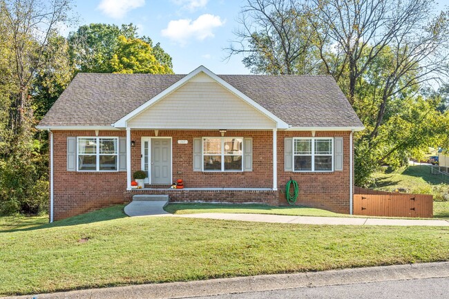 Primary Photo - Adorable Home Ready for You to Call Home!