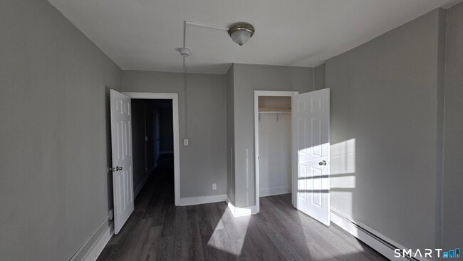 Building Photo - 499 Zion St