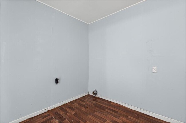 Building Photo - 2063 N Gimon Cir