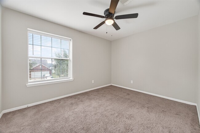 Building Photo - 1411 Heathcote Ln