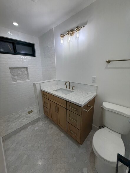 Building Photo - 8057 Nardian Way