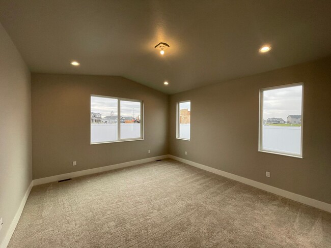 Building Photo - Newer Rathdrum Rancher