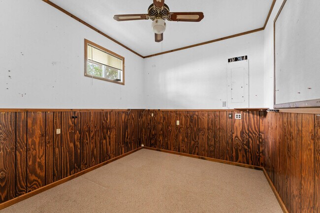 Building Photo - 471 Parkside Dr