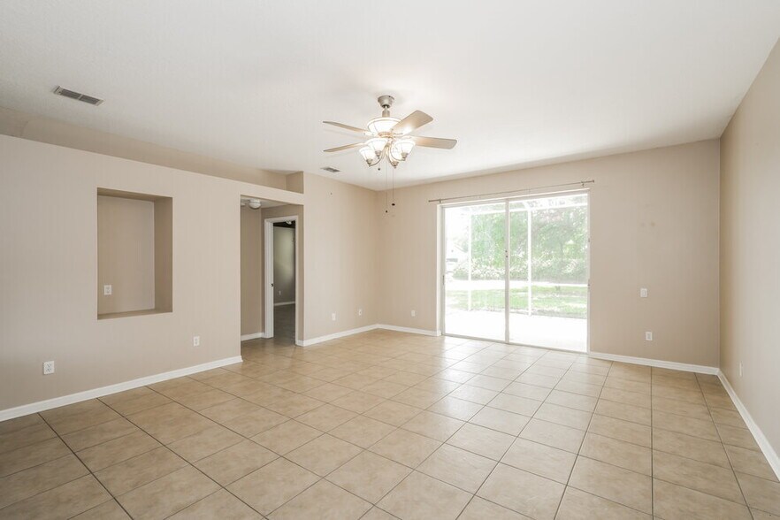 Building Photo - 5512 Terrain De Golf Dr