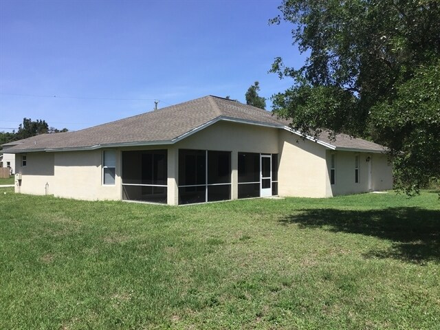 Building Photo - 5731 NW Zenith Dr
