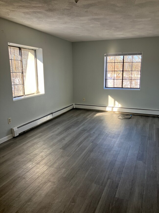 Building Photo - 119 Grove St