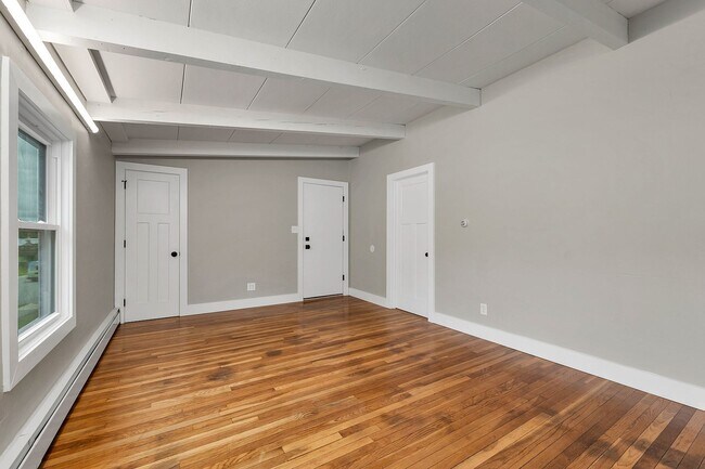 Building Photo - 175 Pleasant St