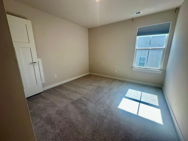 Building Photo - 2923 Hepburn Cir