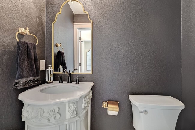 Building Photo - 20 M L King Ave