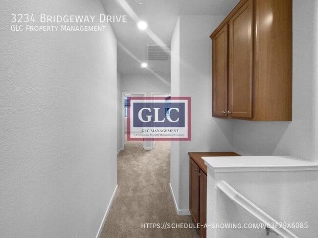 Building Photo - 3234 Bridgeway Dr
