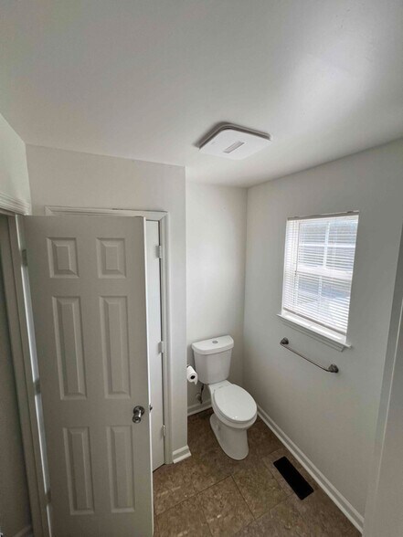 Building Photo - 369 Old Kinser Rd SE