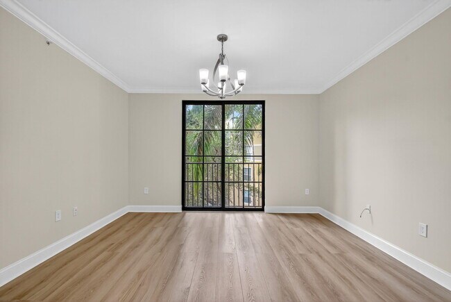Building Photo - 630 S Sapodilla Ave