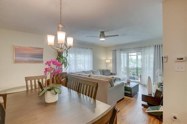 Building Photo - 2990 NE 16th Ave