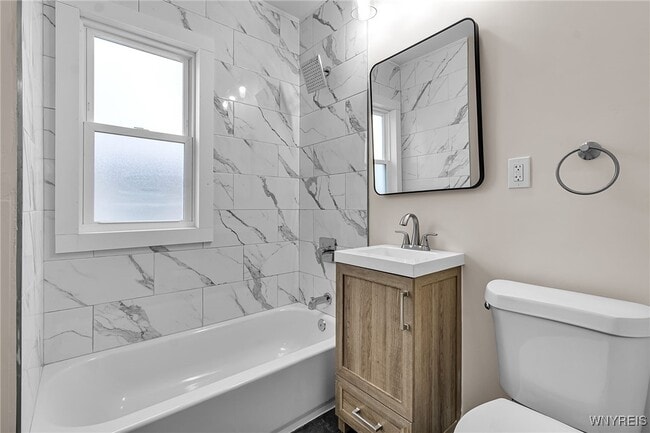 Building Photo - 404 Parkdale Ave