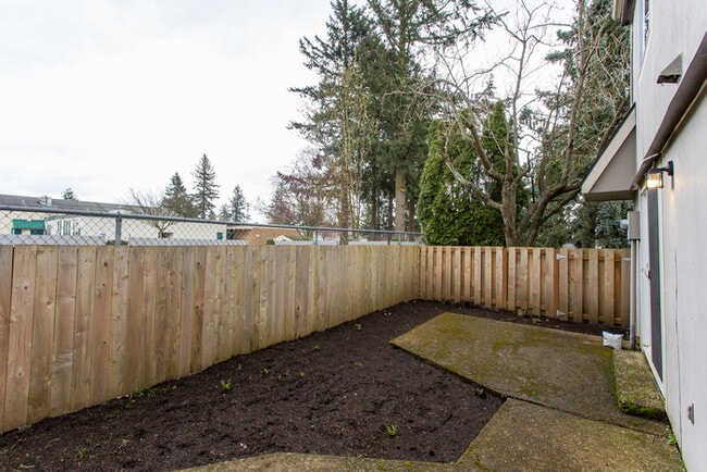 Building Photo - Completely remodeled with Washer/Dryer in ...