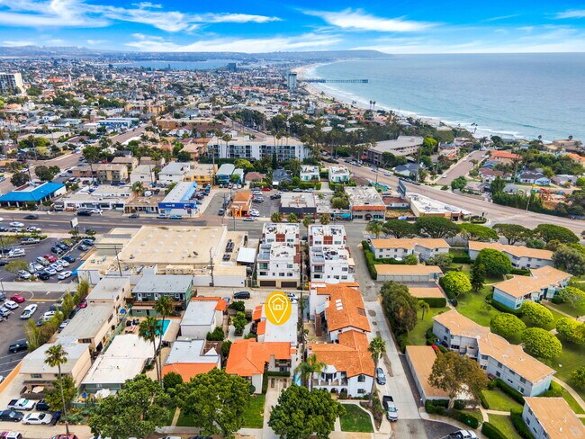 Aerial shot facing south - 709 Agate St
