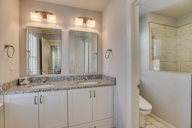 Building Photo - 685 Red Cedar Ct