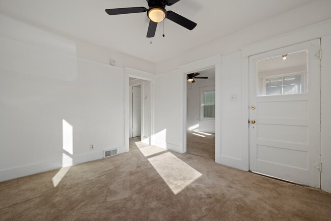 Building Photo - 707 E Front St