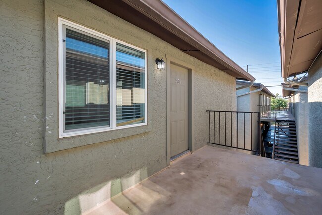 Building Photo - Starlight Apartments