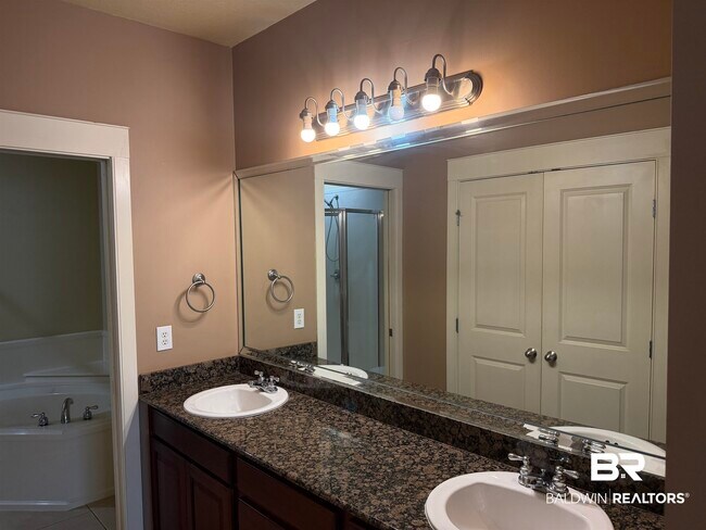 Building Photo - 501 Cotton Creek Dr