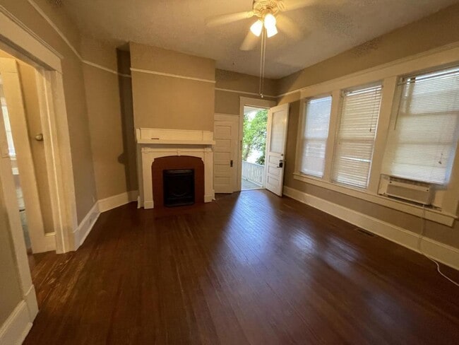 Building Photo - 220-A N. Cedar St.