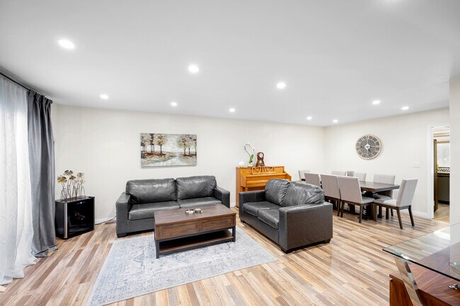 Building Photo - 3924 Park Pl