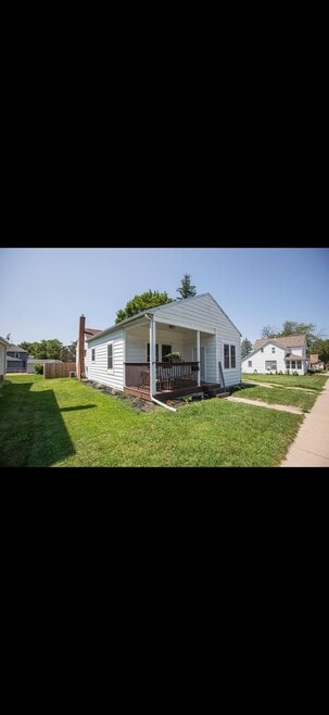 Building Photo - 313 S Madison St