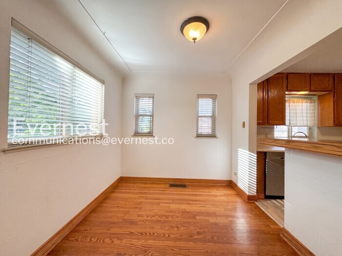 Building Photo - 2219 Quitman St