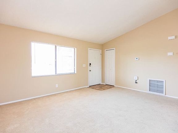 Building Photo - Dream home