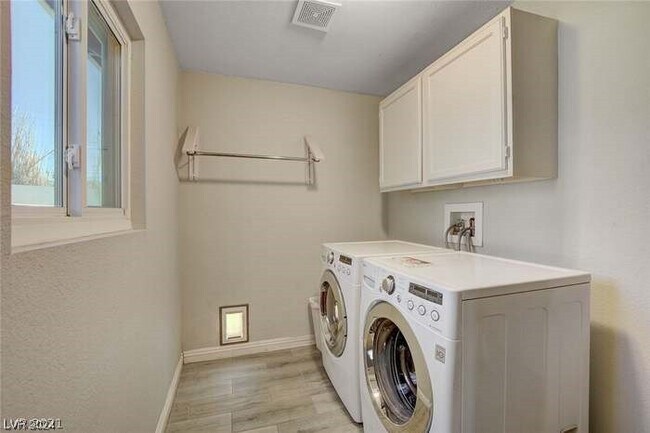 Building Photo - 4044 Pepe Cir