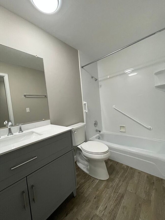 Building Photo - Charming 1-Bed, 1-Bath Apartment in the He...