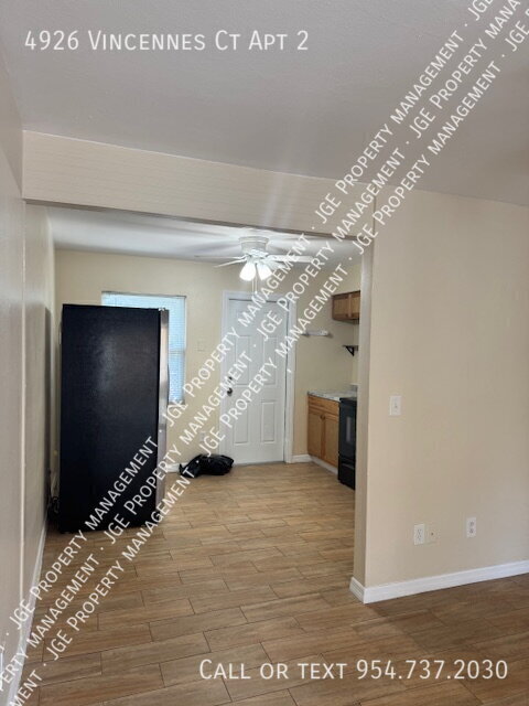 Building Photo - 4926 Vincennes Ct