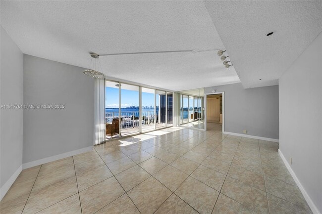 Building Photo - 7601 E Treasure Dr