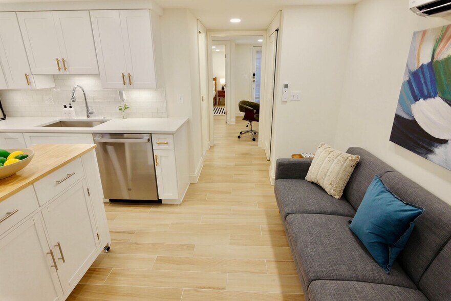 Building Photo - 921 South Carolina Ave SE