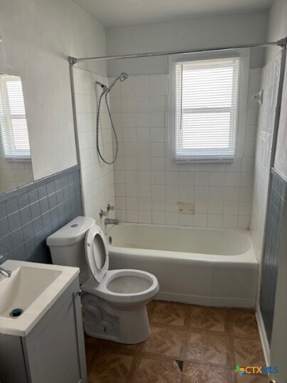 Building Photo - 808 Stetson Ave