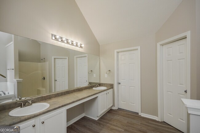 Building Photo - 90 Emerson Trail