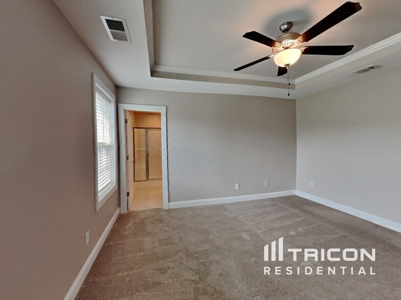 Building Photo - 516 Holden Forest Dr