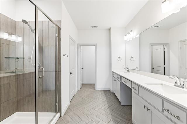 Building Photo - 320 Parkside Dr