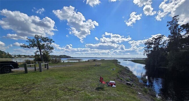 Building Photo - 1634 Dolphin Dr