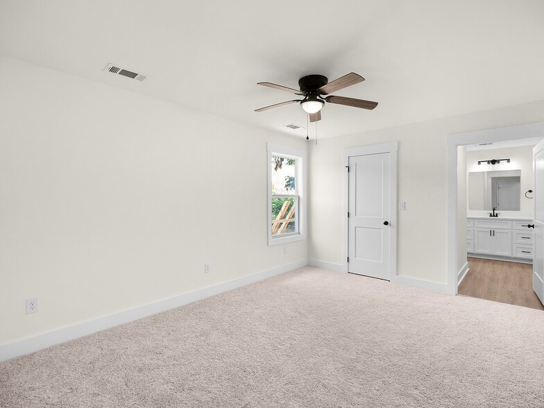 Building Photo - 161 W Grand St