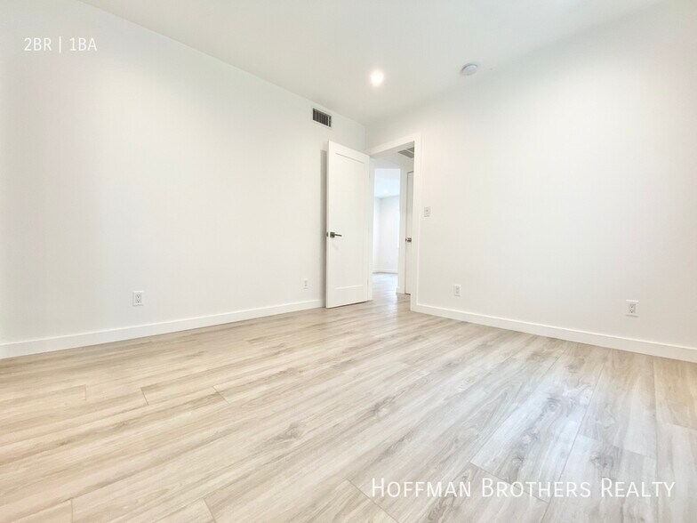 Building Photo - 5732 Aldama St