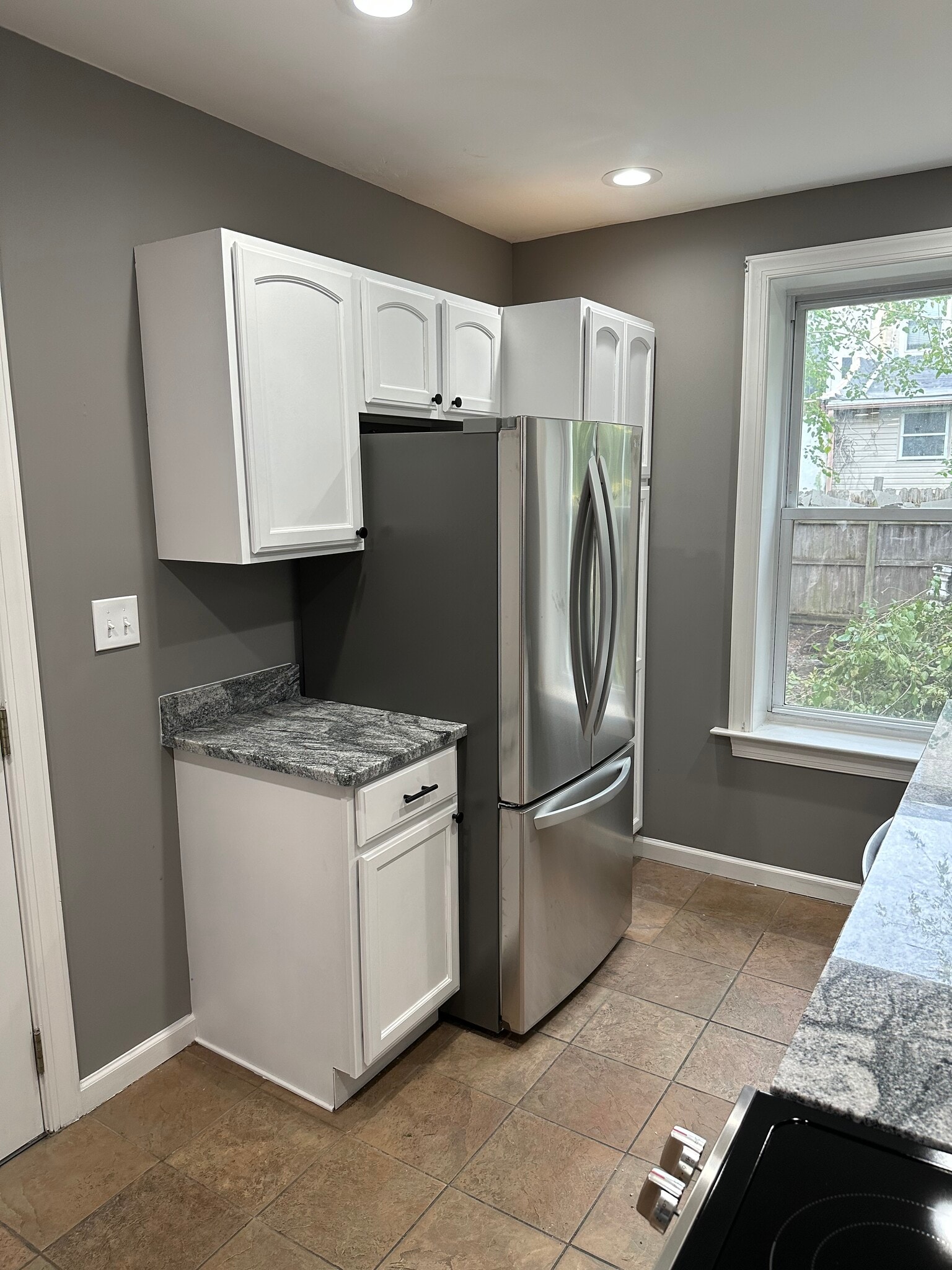 Building Photo - 204 Baldwin St