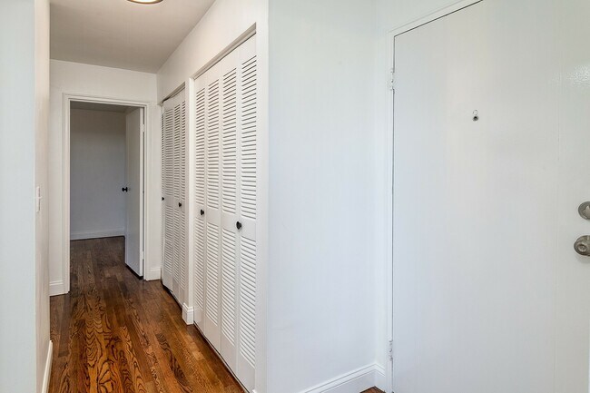 Harper 10 - 2308-2312 Harper Avenue