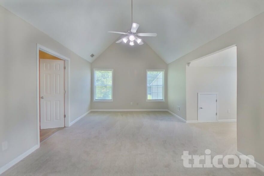 Building Photo - 315 Avonlea Dr