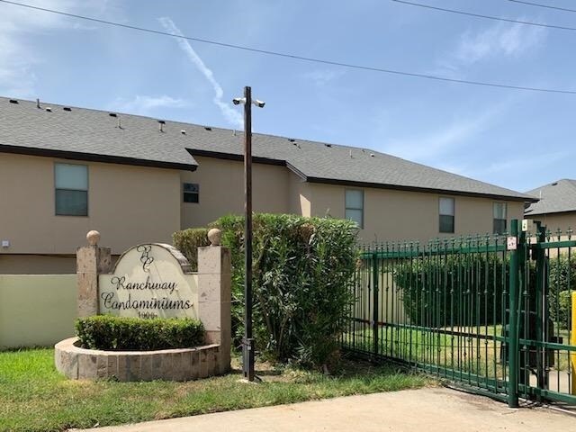 Building Photo - 1000 Ranchway Dr