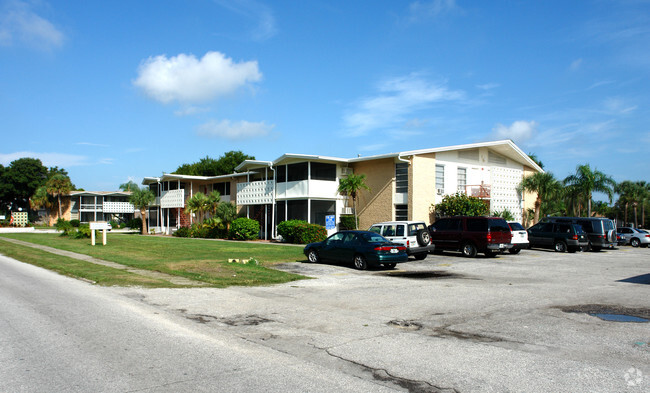 Primary Photo - Creekside @ Glen Oaks