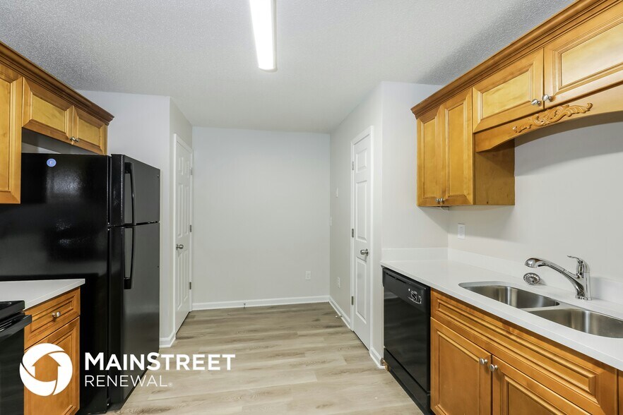 Building Photo - 700 Parkway Rd