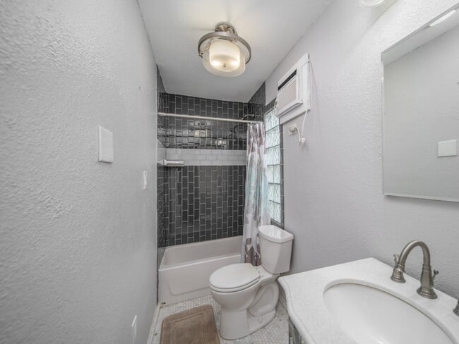 Building Photo - 6317 Heards Ln